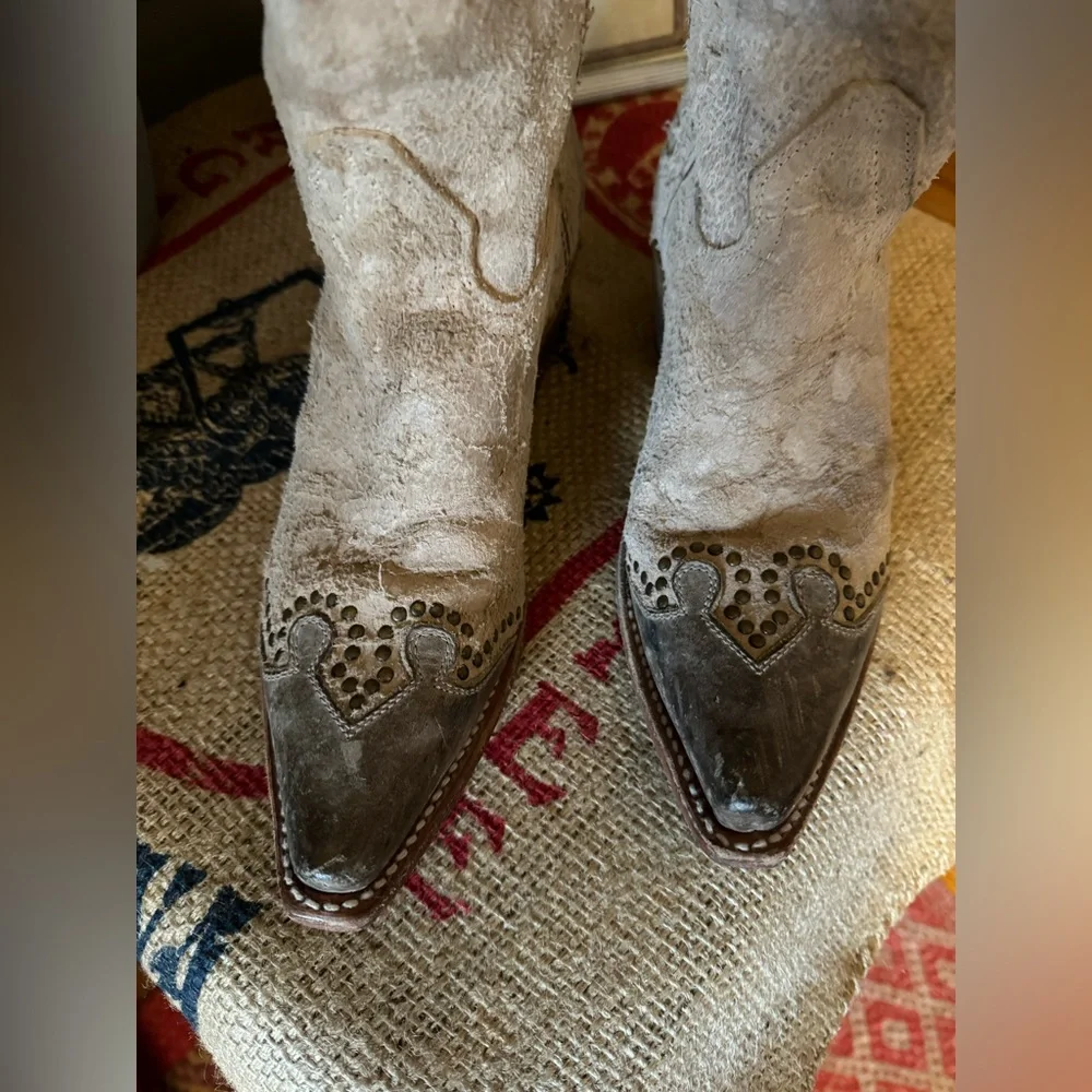Sonora Distressed Leather Cowboy Boots - Picture 3 of 10